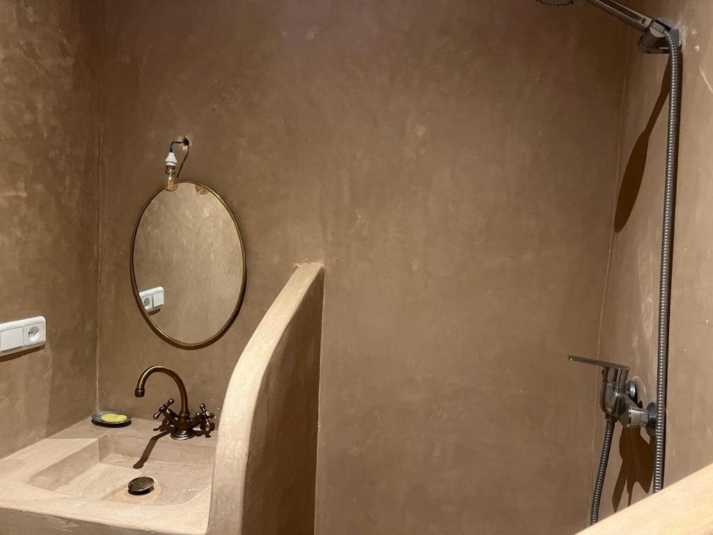 Riad La Rose Des Sables Marrakesh Bagian luar foto