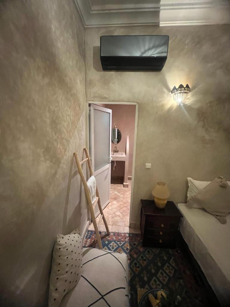 Riad La Rose Des Sables Marrakesh Bagian luar foto