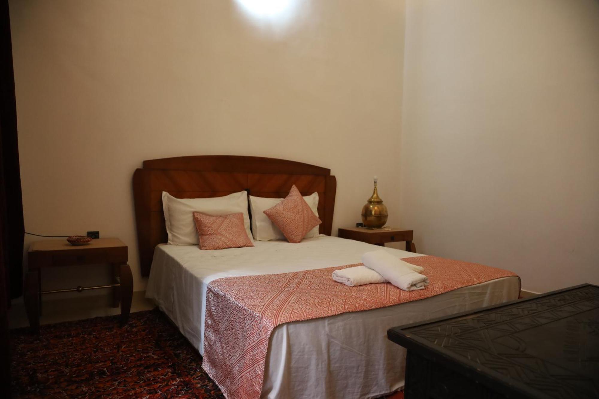 Riad La Rose Des Sables Marrakesh Bagian luar foto