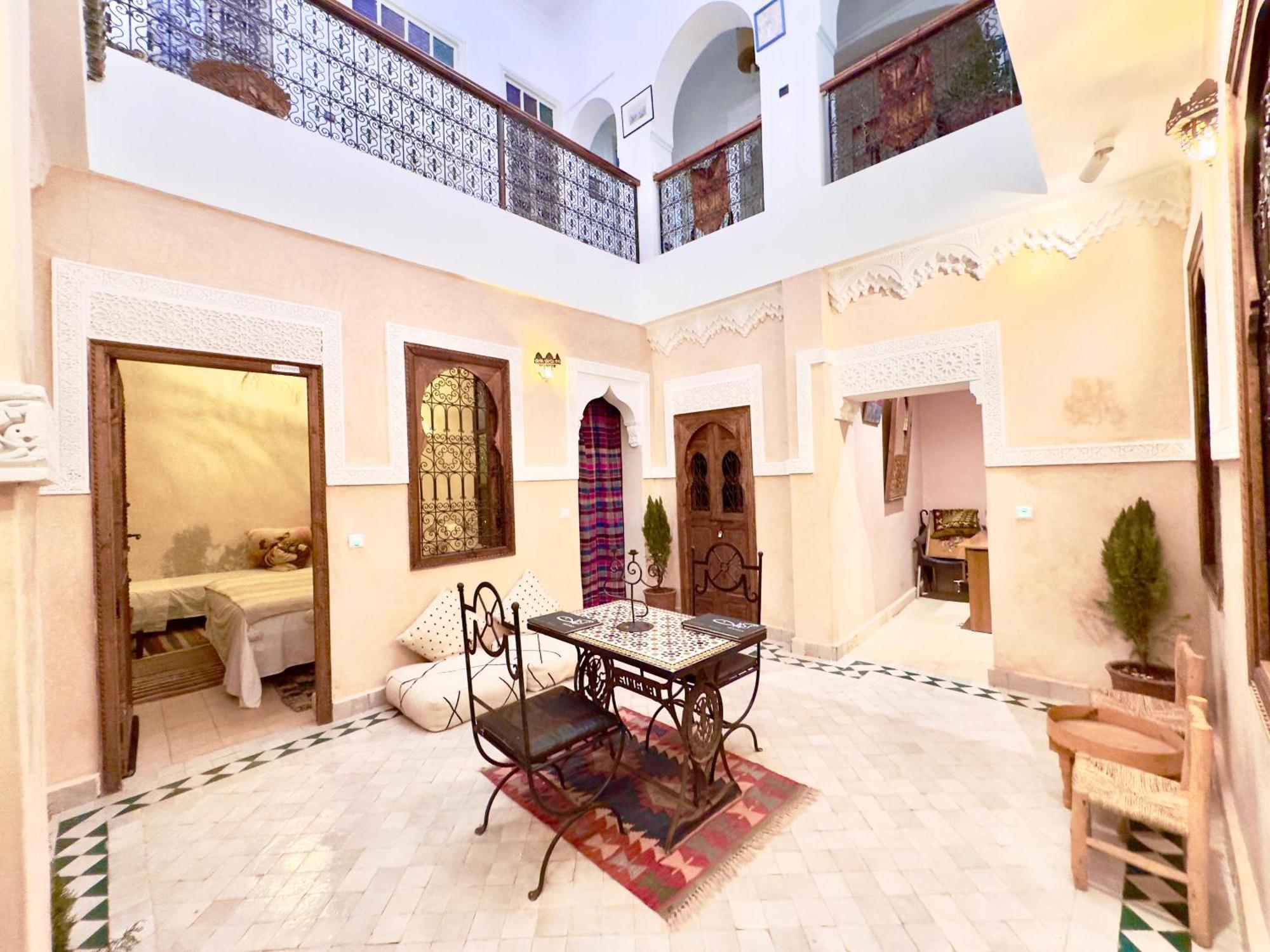 Riad La Rose Des Sables Marrakesh Bagian luar foto